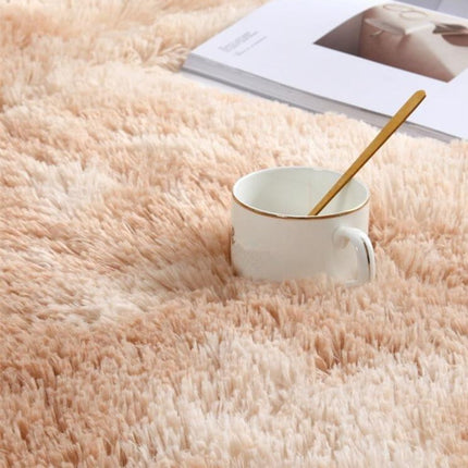 Pehmeä soikea beige sängynvierusmatto