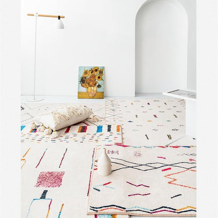 Aito valkoinen berberimatto olohuoneeseen