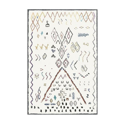 Valkoinen lyhytnukkainen berberimatto kuvioilla