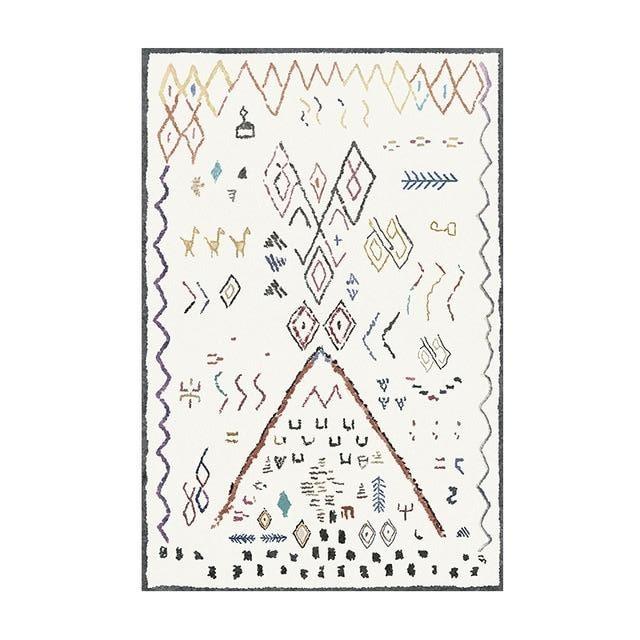 Valkoinen lyhytnukkainen berberimatto kuvioilla