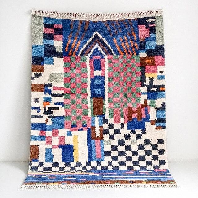 Uniikki värikäs berberityylinen matto