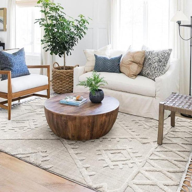 Sileäksi kudottu berberimatto geometrisellä kuviolla