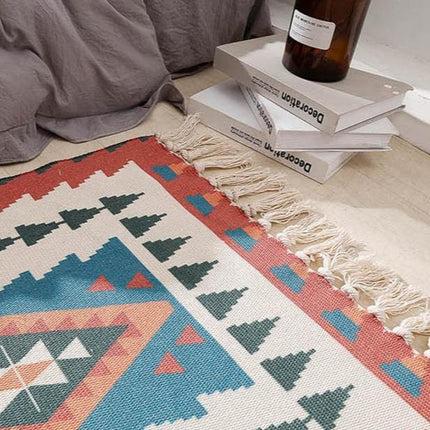 Värikäs boheemi matto hapsuilla