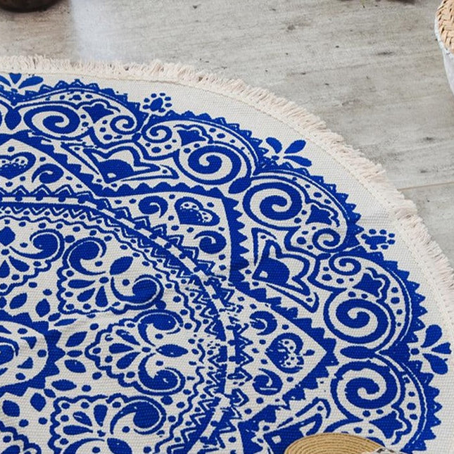 Pyöreä boho-chic matto sinivalkoisella kuviolla