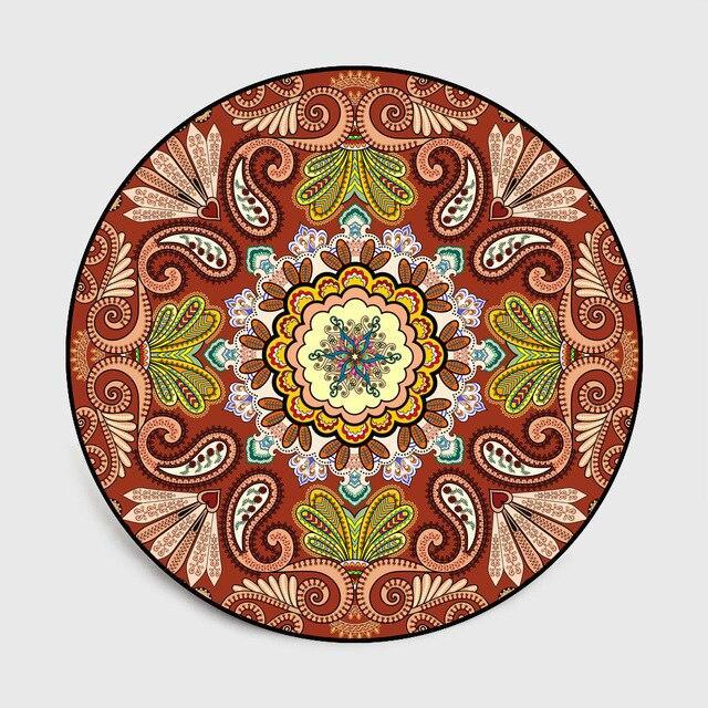 Värikäs pyöreä design-matto