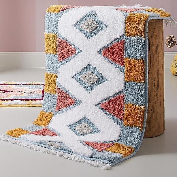 Berber-tyylinen värikäs ja pehmeä kylpymatto