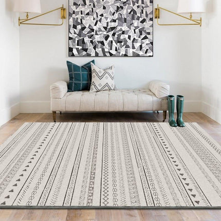 Boho-tyylinen raidallinen matto eteiseen