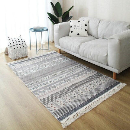 Beige marokkolainen matto olohuoneeseen