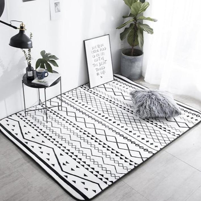 Pieni mustavalkoinen marokkolainen matto