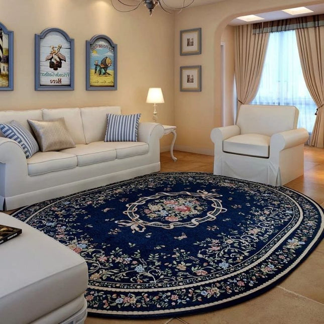 Soikea perinteinen matto ruokailutilaan