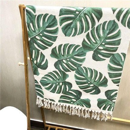 Kaunis matto vihreällä lehtikuviolla