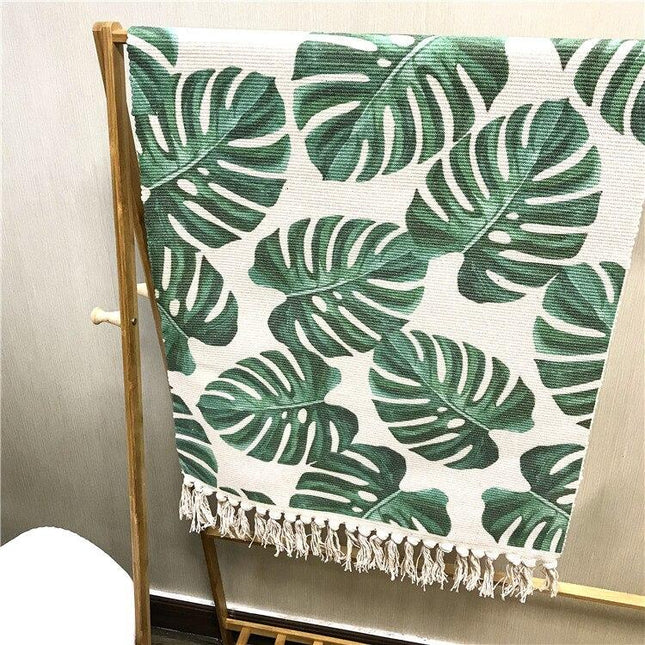 Kaunis matto vihreällä lehtikuviolla