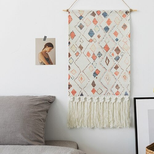 Marokkolainen kuviollinen seinävaate hapsuilla