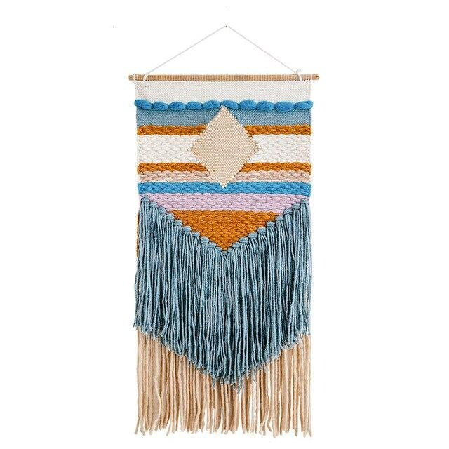 Moderni geometrinen seinävaate hapsuilla