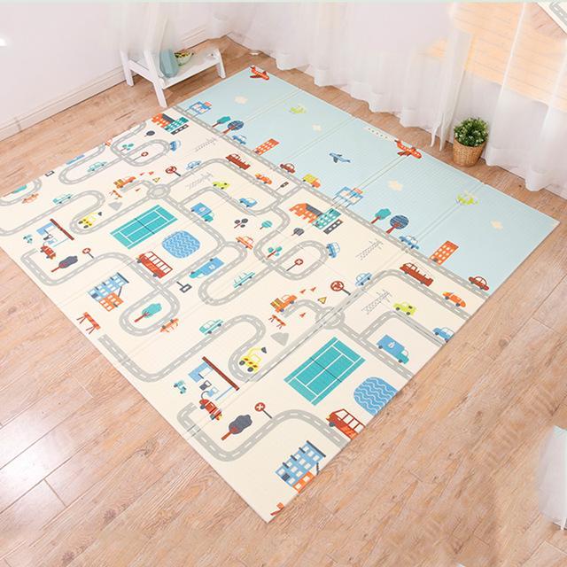 Kokoontaitettava vauvan leikkimatto autotiellä