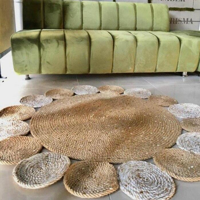 Kaksivärinen kukkamainen pyöreä juuttimatto