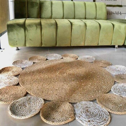 Kaksivärinen kukkamainen pyöreä juuttimatto