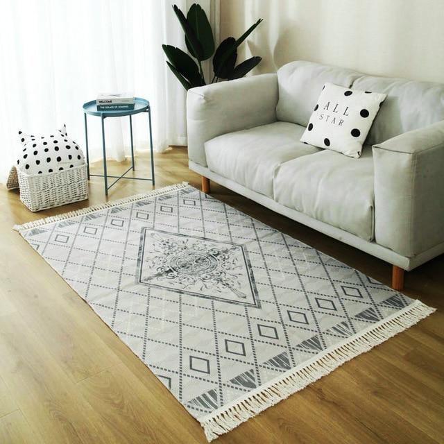 Boho-tyylinen matto medaljonkikuviolla ja hapsuilla
