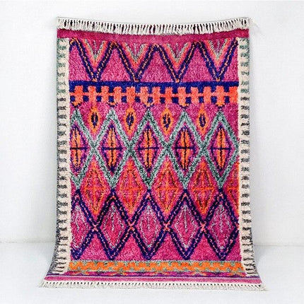 Aito perinteinen marokkolainen berberimatto